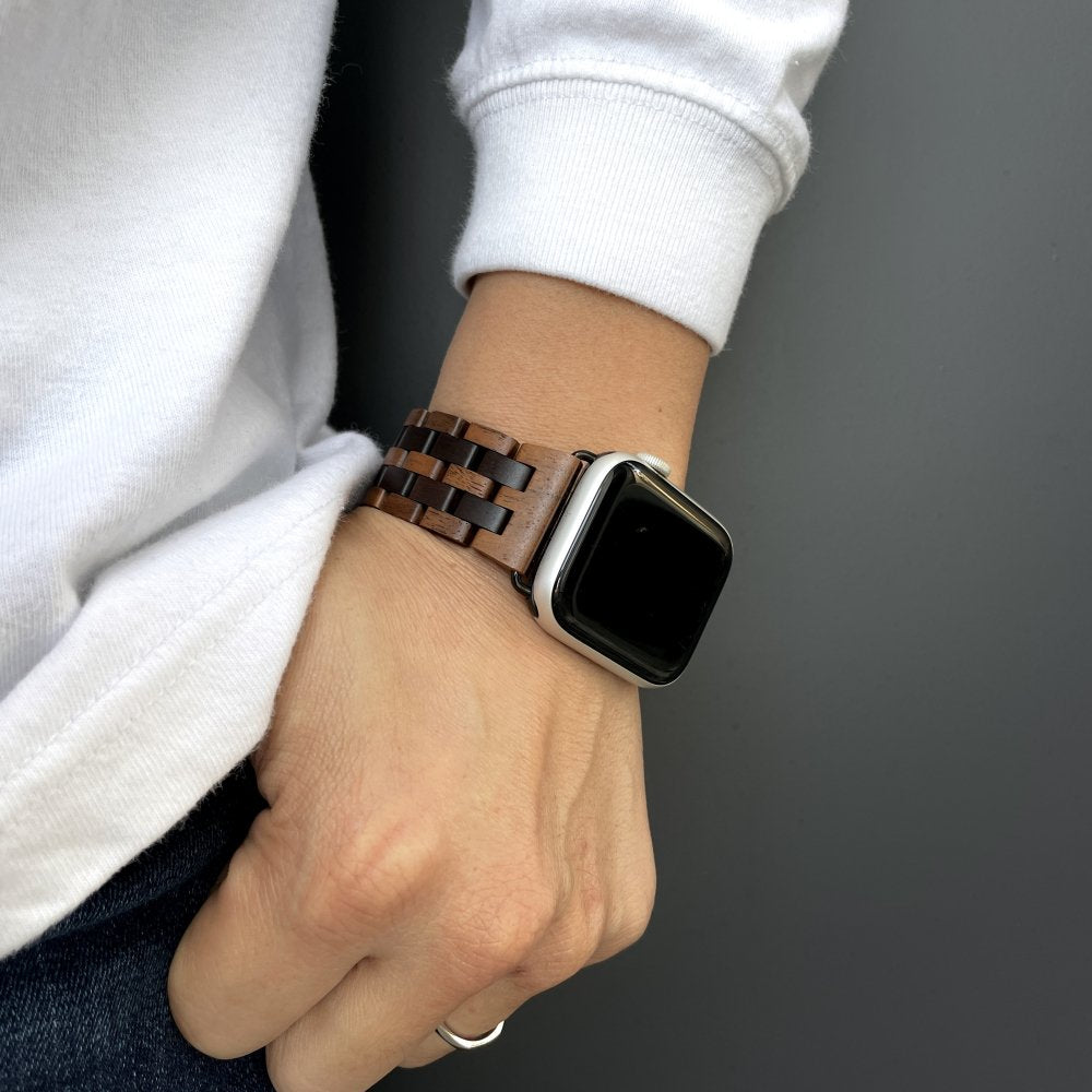 クルミとサンダルウッドのアップルウォッチバンド