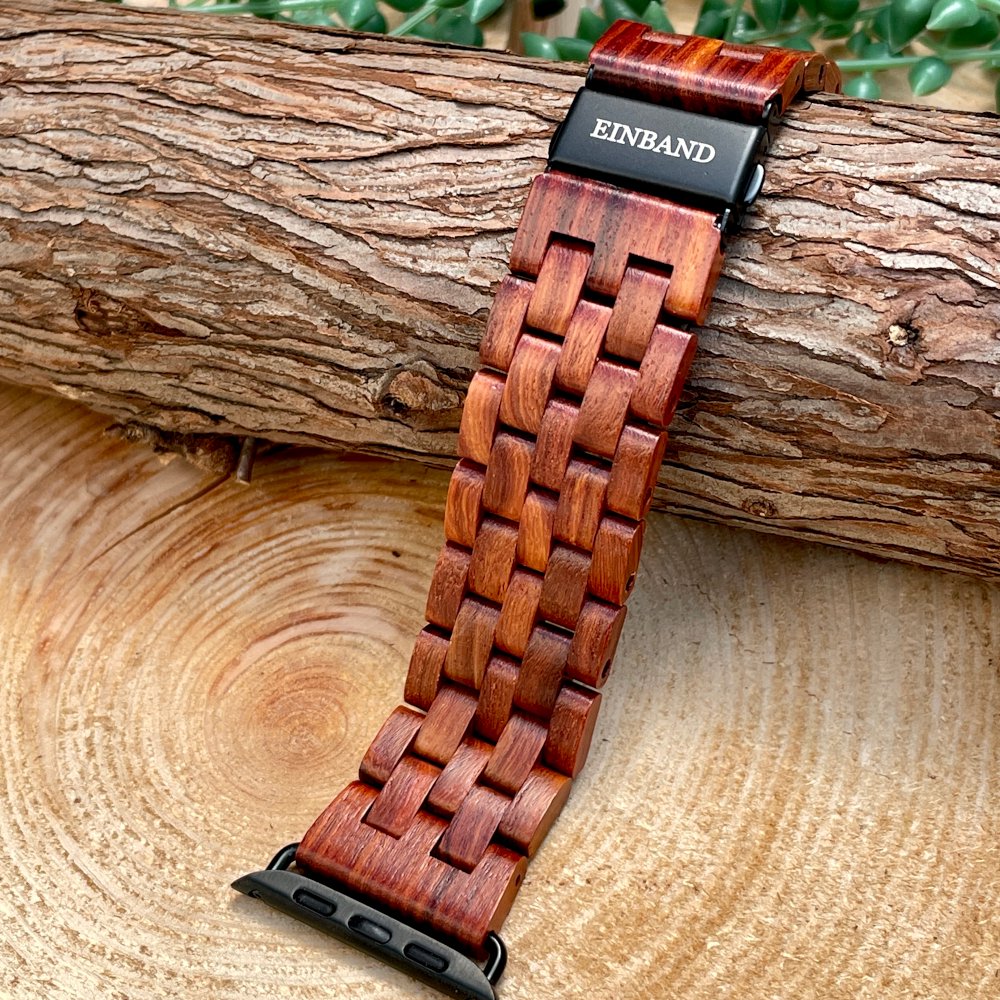 レッドサンダルウッドのアップルウォッチバンド