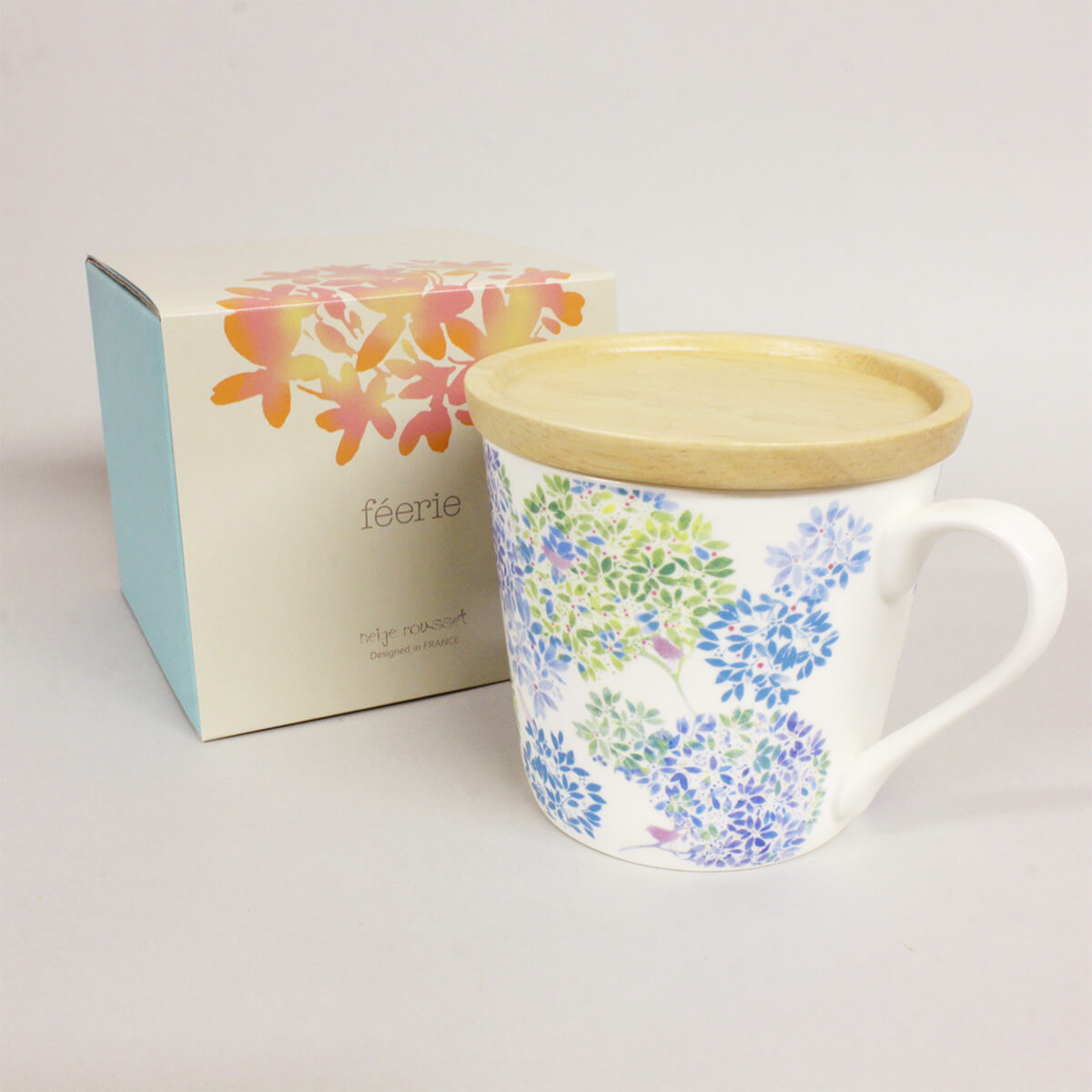 アジサイ柄の蓋付マグカップ