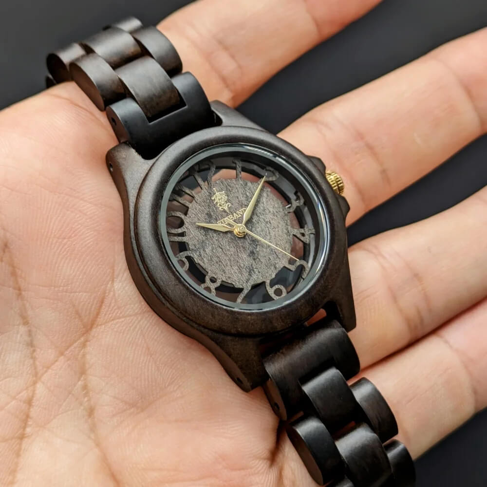 スケルトン仕様 サンダルウッドの木製腕時計 34mm 女性向け Freiheit Sandalwood