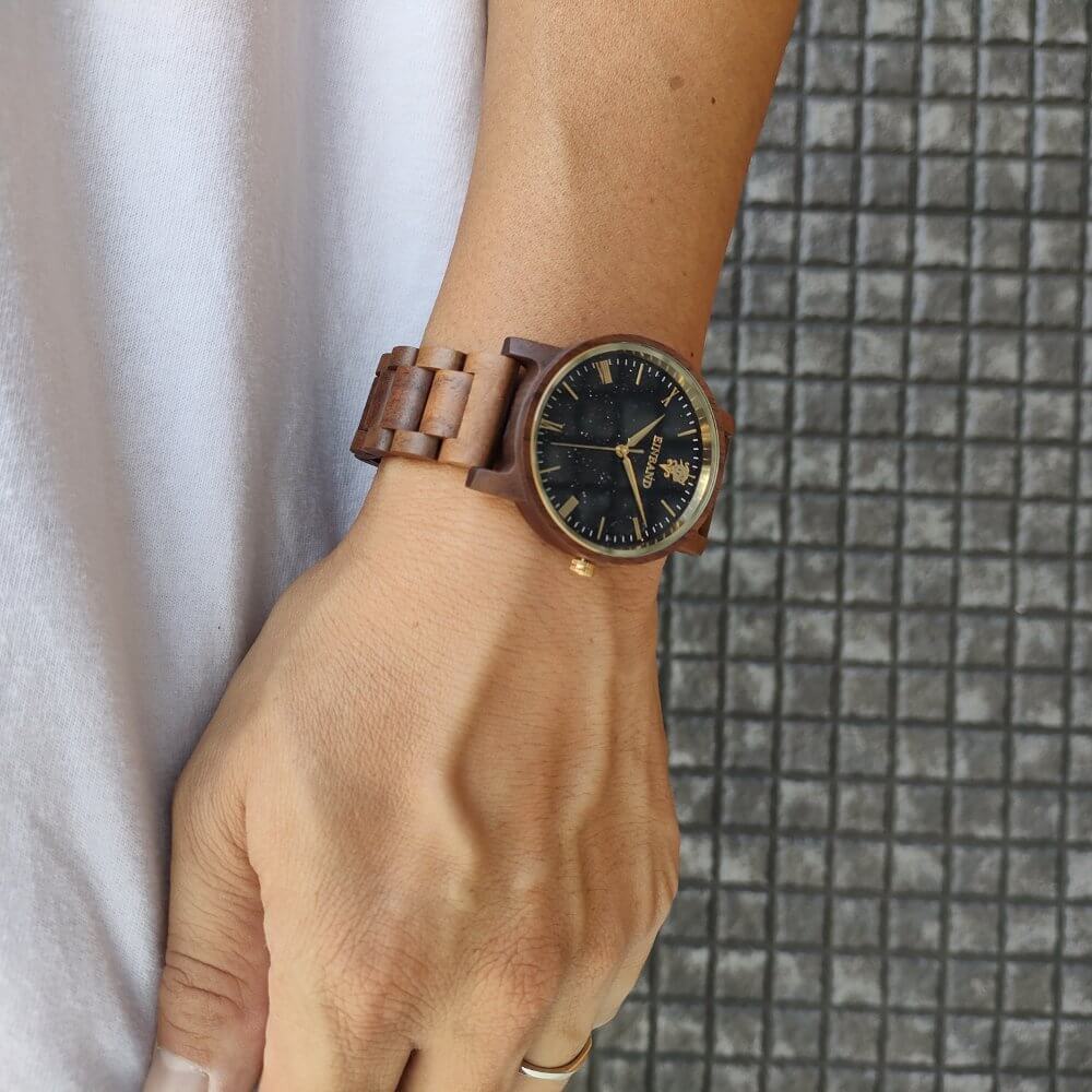 ブルーサンドストーンの木製腕時計 40mm 男性向け Reise Blue sandstone × Walnut