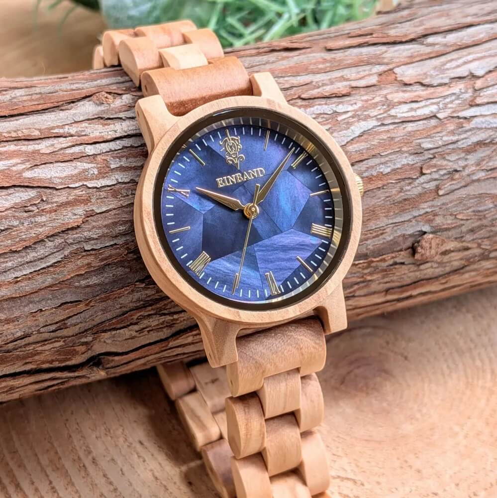 ネイビーブルーマザーオブパールとオリーブの木製腕時計 32mm 女性向け Reise
