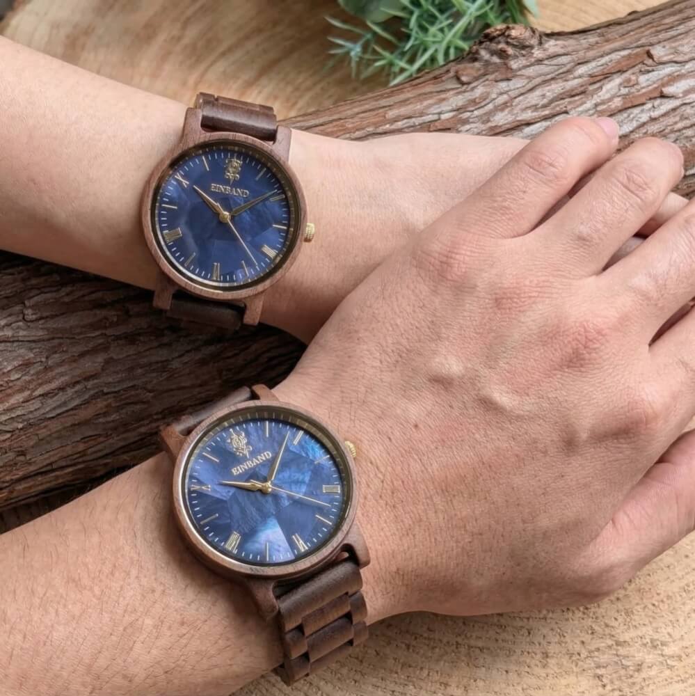 ネイビーブルーマザーオブパールとクルミの木製腕時計 32mm 女性向け Reise