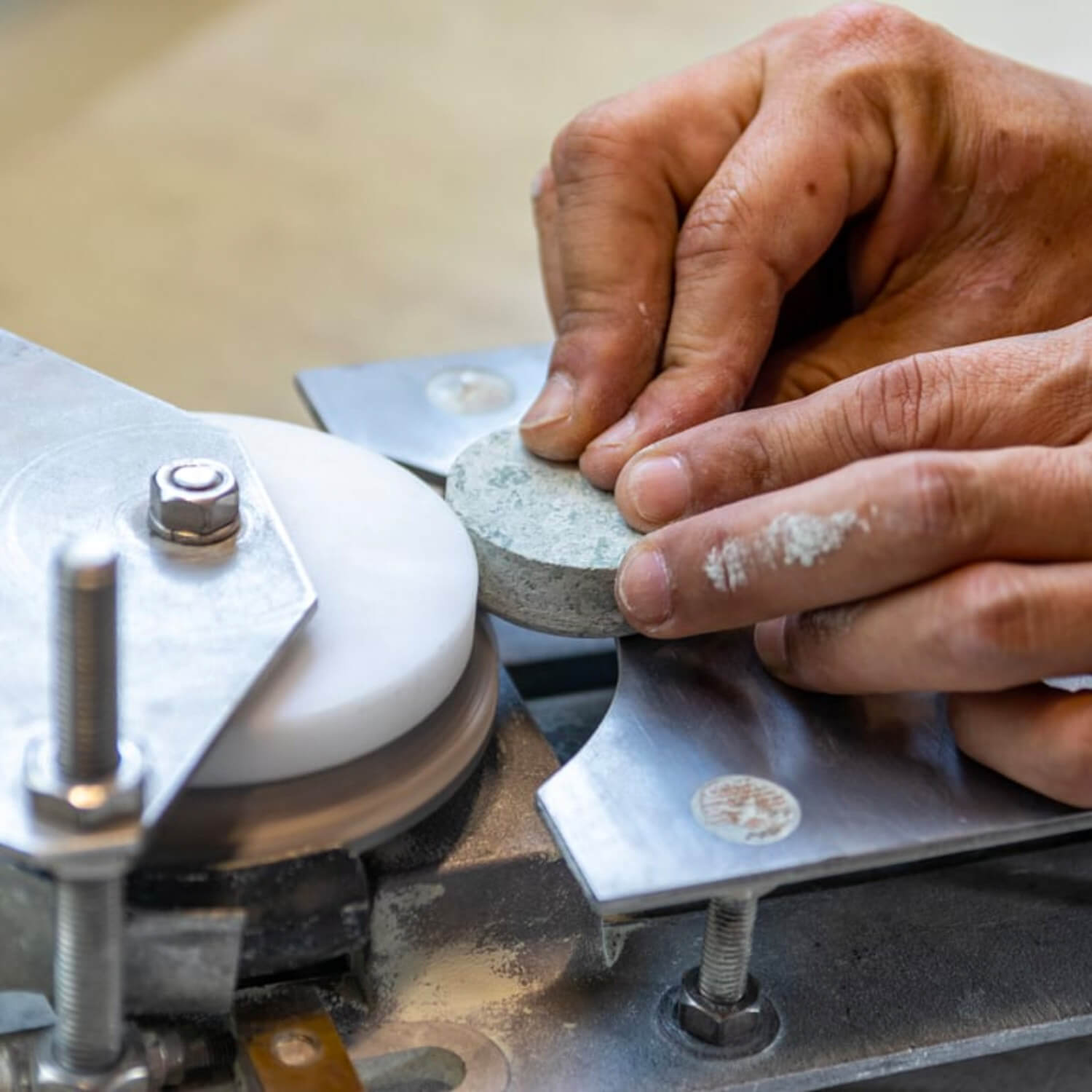 十和田石と秋田杉のアロマディフューザー(八角形) 十和田石