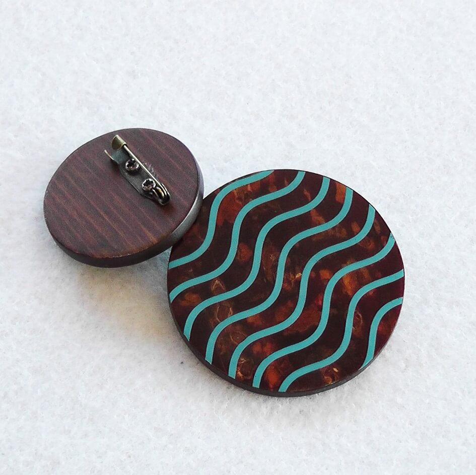 KAVERS ブローチ サイズ比較