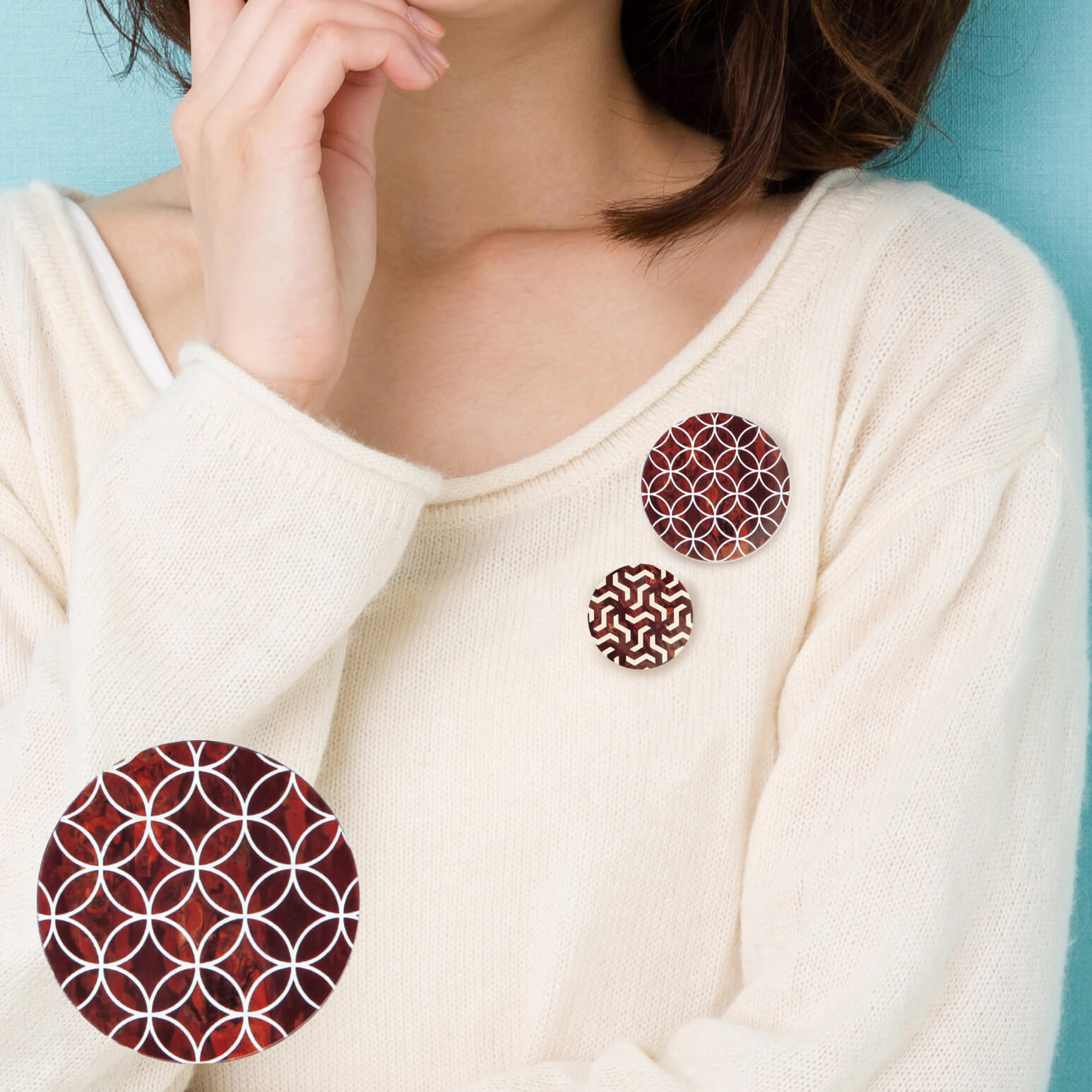 KAVERS 七宝繋ぎ(白練) 秋田の伝統工芸 樺細工のブローチ