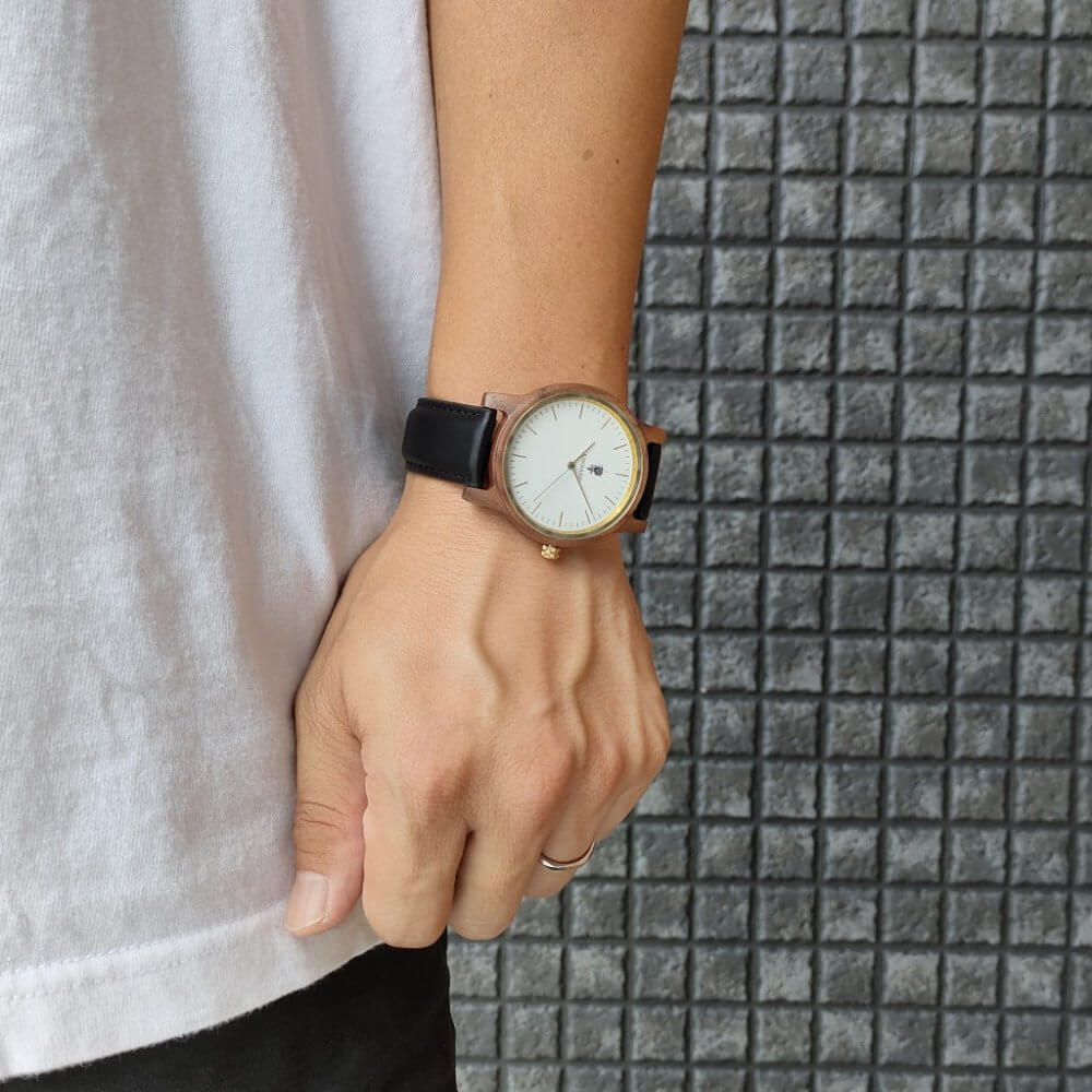 クルミの木製腕時計 40mm 男性向け Glanz WHITE 本革レザーベルト ブラック 黒