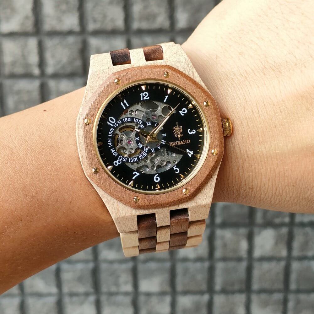 自動巻き木製腕時計 ブラック文字盤 46mm 男性向け Meteor Walnut & Maple wood