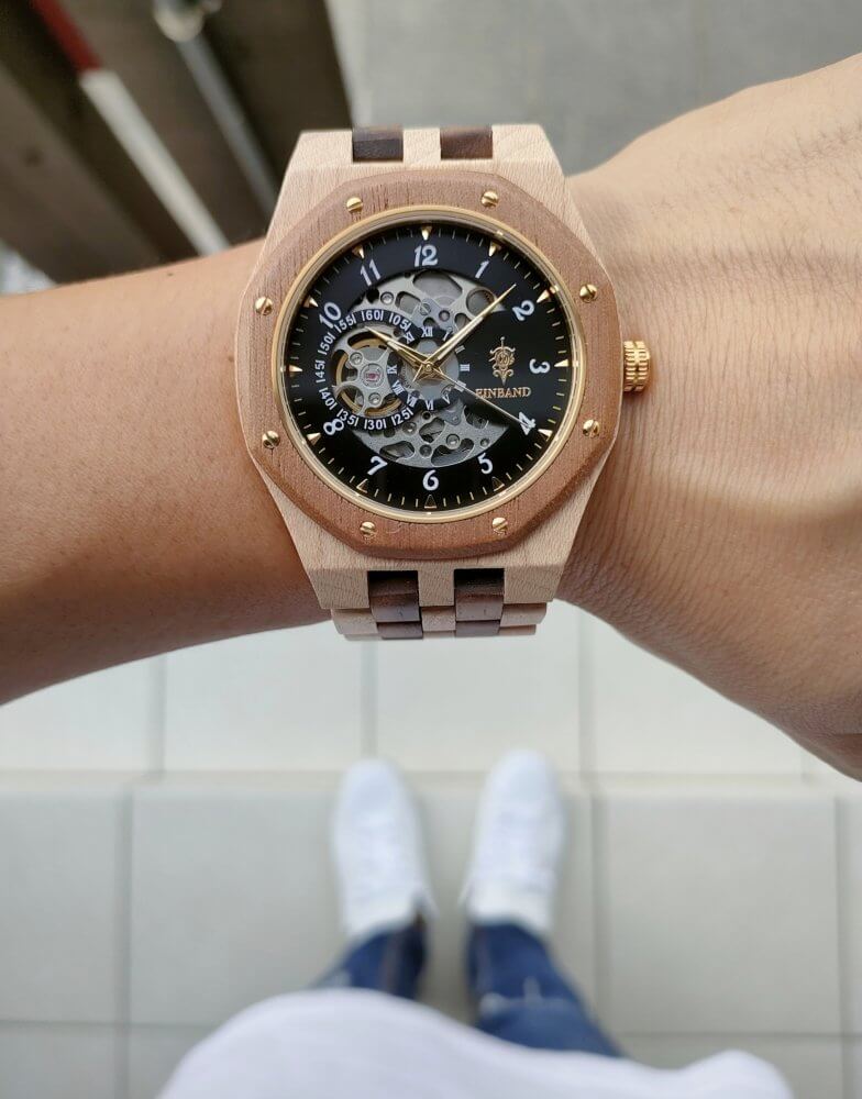自動巻き木製腕時計 ブラック文字盤 46mm 男性向け Meteor Walnut & Maple wood
