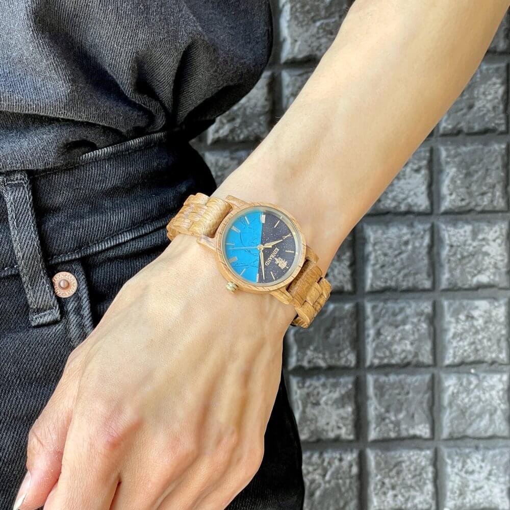 ターコイズの木製腕時計 32mm 女性向け Reise Blue sandstone × Turquoise & Oak Wood