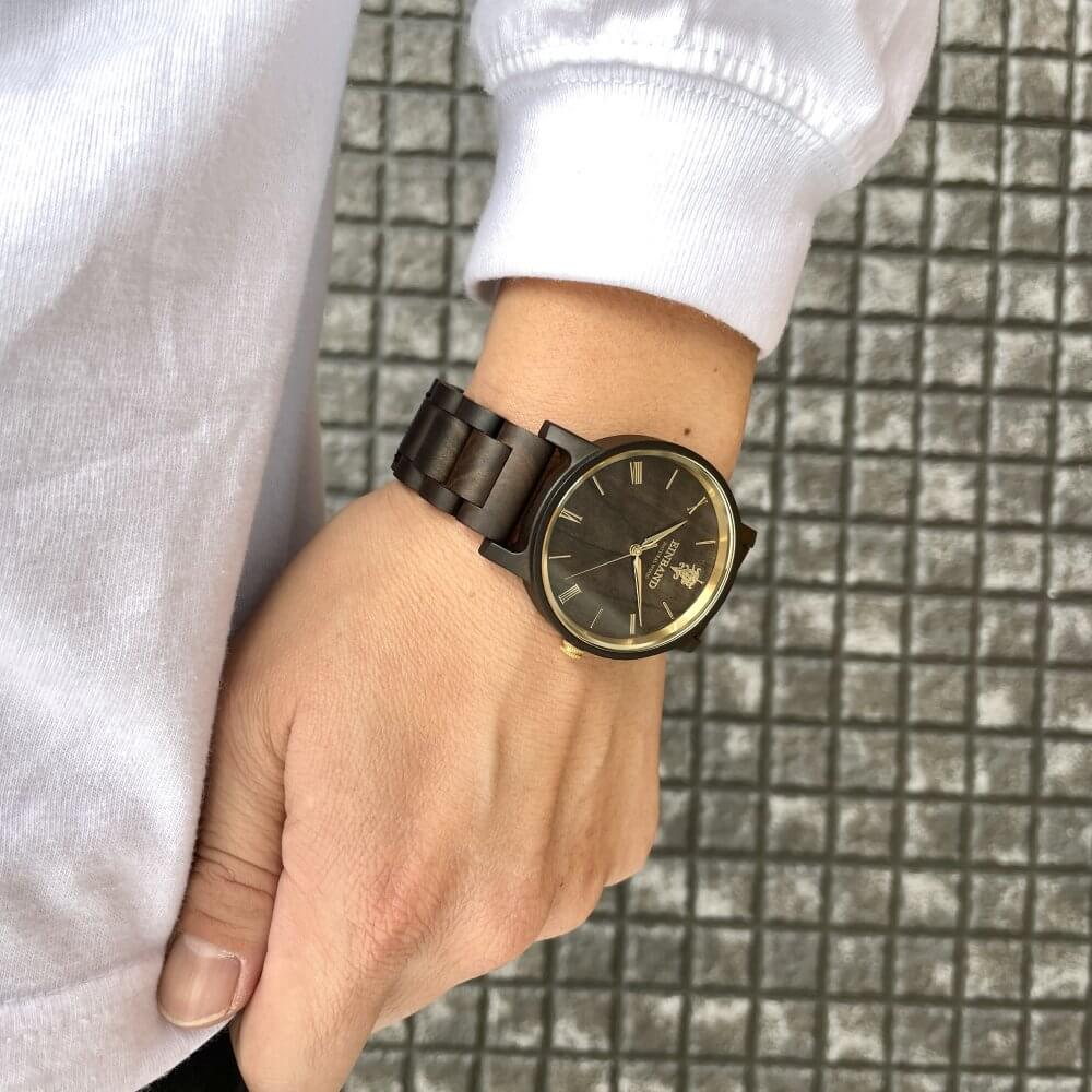 サンダルウッドの木製腕時計 40mm 男性向け Reise SandalWood & Gold