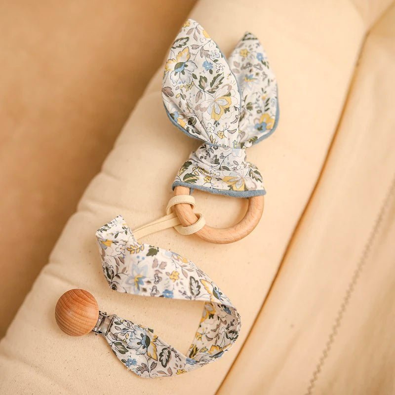 木製アニマル・うさ耳歯固め ハンドタオル ストラップ