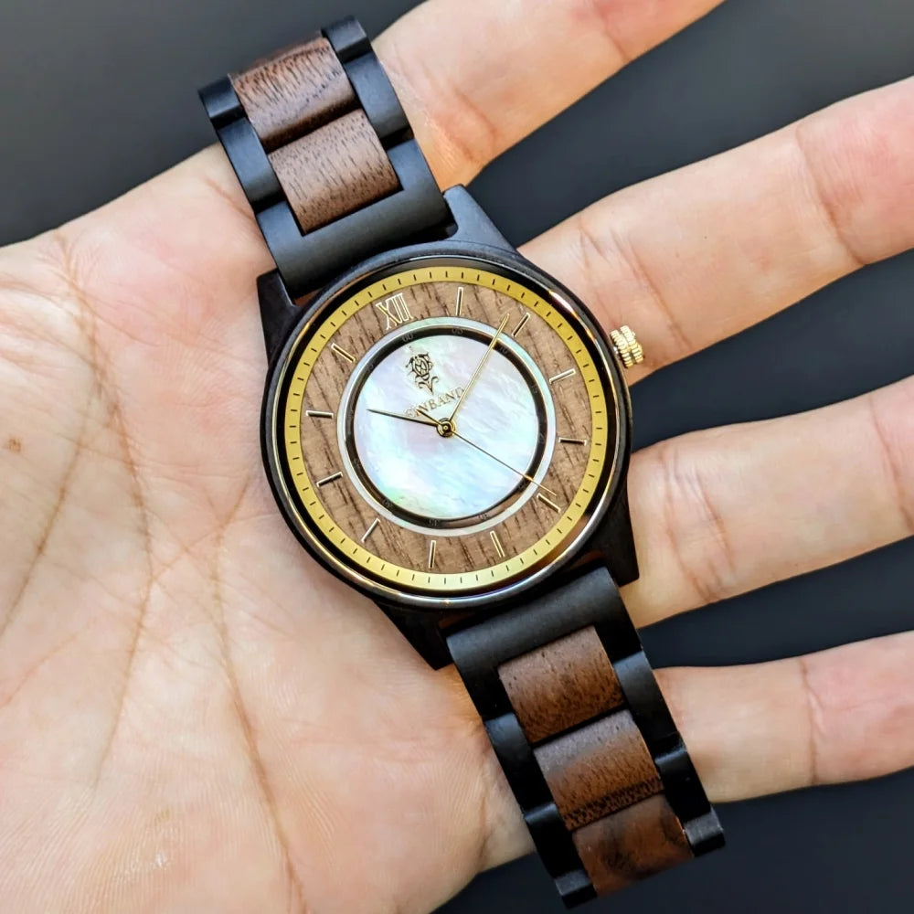 マザーオブパールとエボニー＆クルミの木製腕時計 40mm 男性向け Anmut