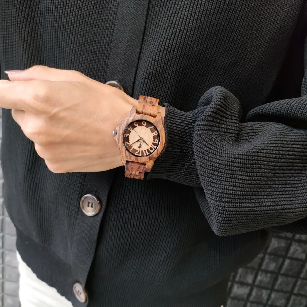 スケルトン仕様 ゼブラウッドの木製腕時計 34mm 女性向け Freiheit Zebrawood
