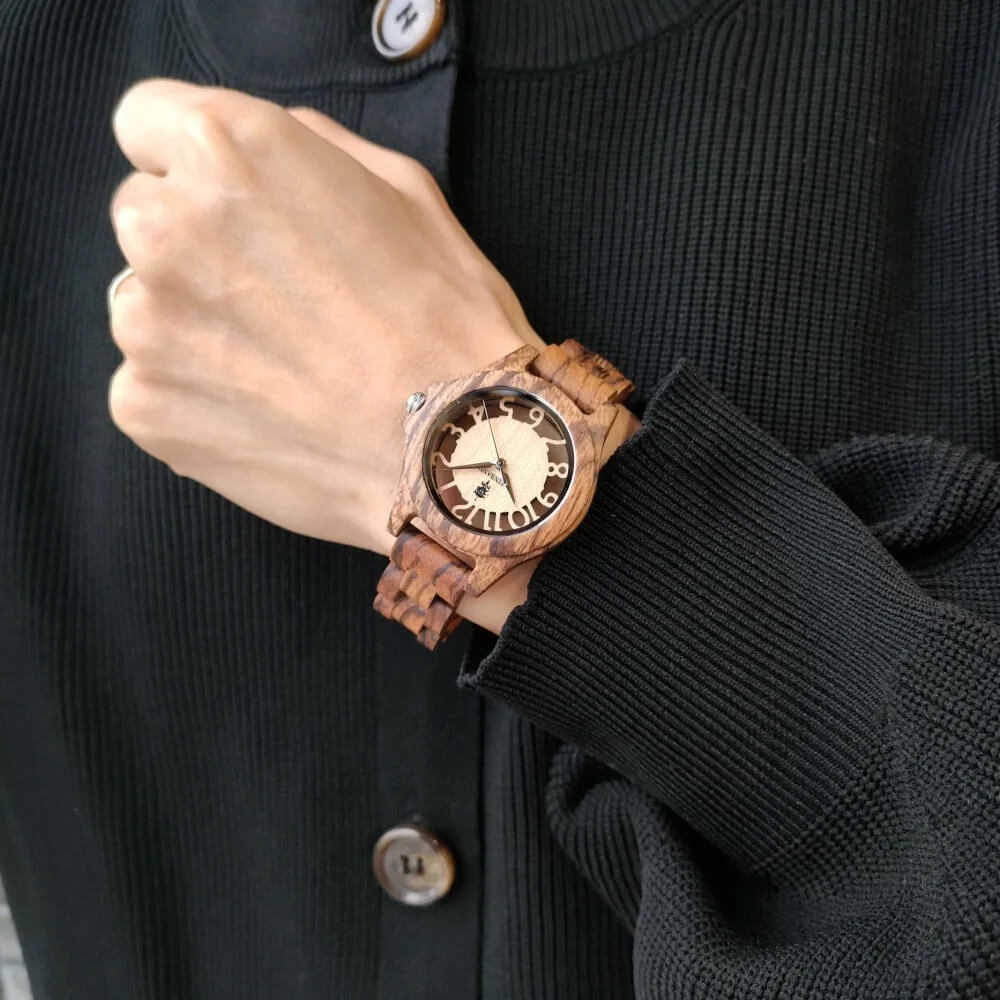 スケルトン仕様 ゼブラウッドの木製腕時計 34mm 女性向け Freiheit Zebrawood