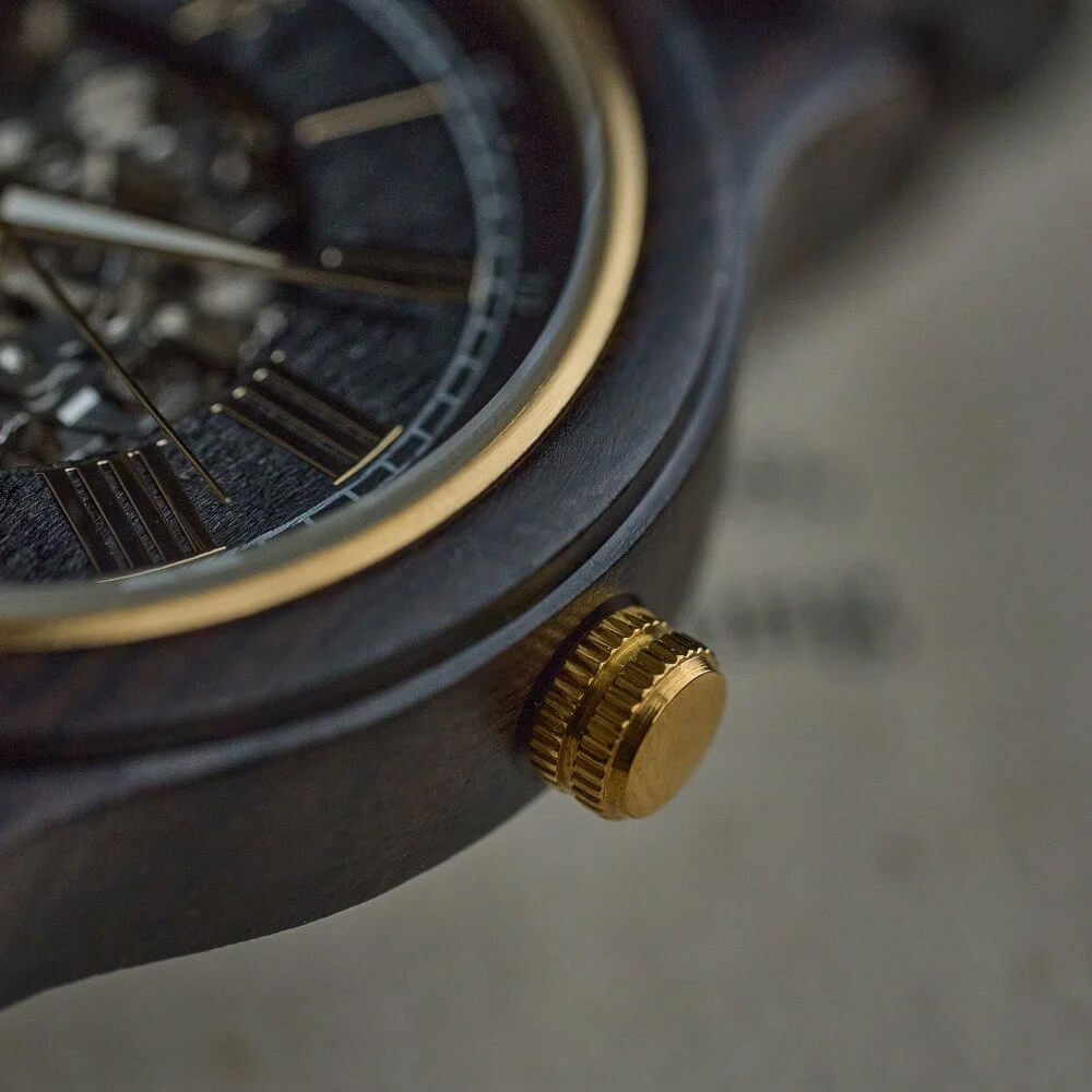 エボニーウッドの自動巻き木製腕時計 40mm 男性向け Frieden