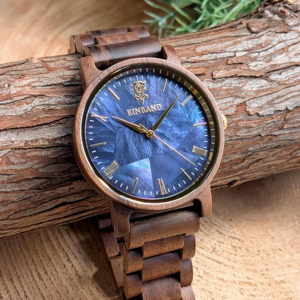ネイビーブルーマザーオブパールとクルミの木製腕時計 40mm 男性向け Reise
