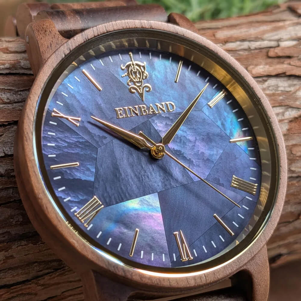 ネイビーブルーマザーオブパールとクルミの木製腕時計 40mm 男性向け Reise