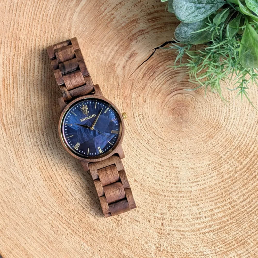 ネイビーブルーマザーオブパールとクルミの木製腕時計 40mm 男性向け Reise