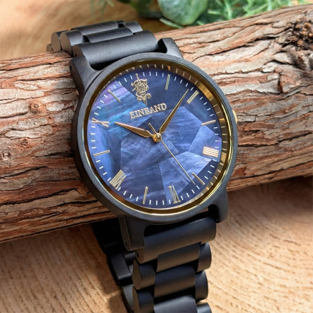 ネイビーブルーマザーオブパールとサンダルウッドの木製腕時計 40mm 男性向け Reise