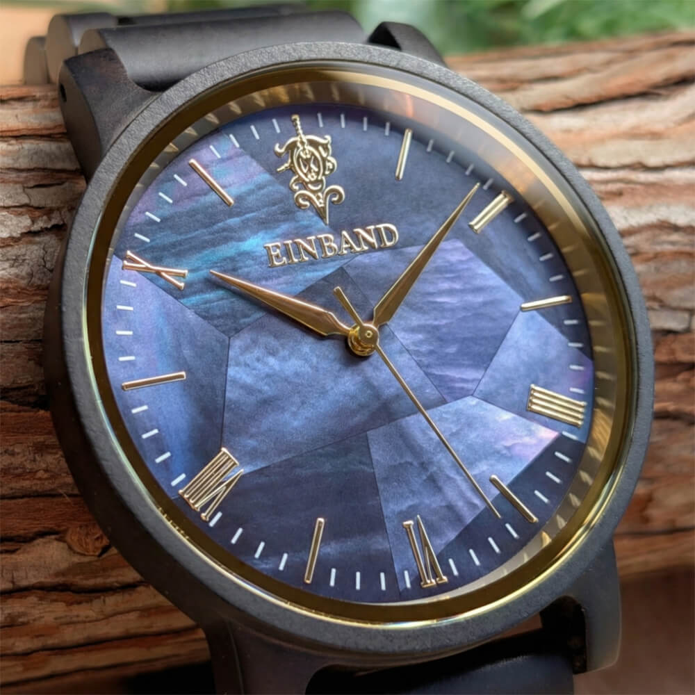 ネイビーブルーマザーオブパールとサンダルウッドの木製腕時計 40mm 男性向け Reise