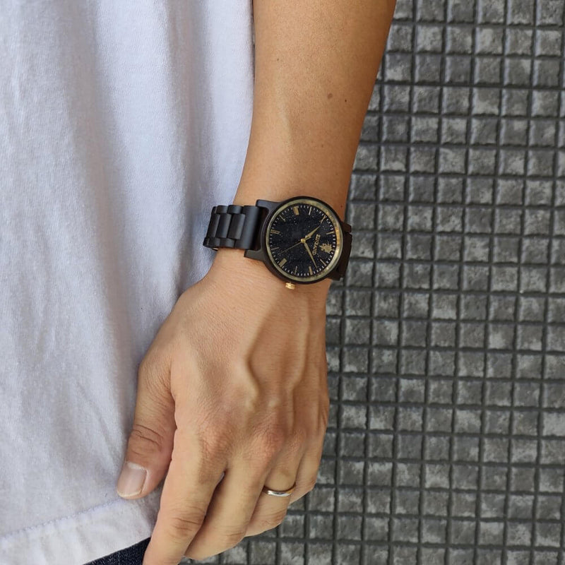 ブルーサンドストーンの木製腕時計 40mm 男性向け Reise Blue sandstone × SandalWood