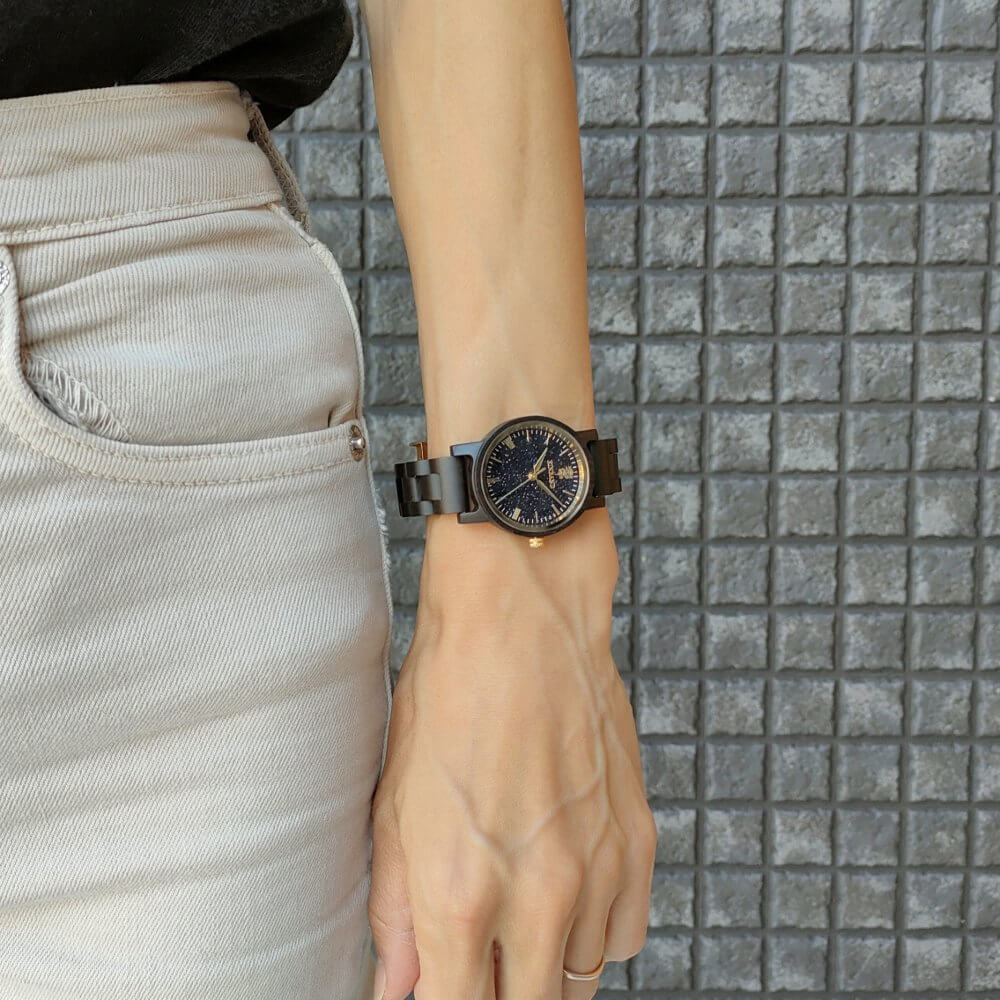 ブルーサンドストーンの木製腕時計 32mm 女性向け Reise Blue sandstone × SandalWood