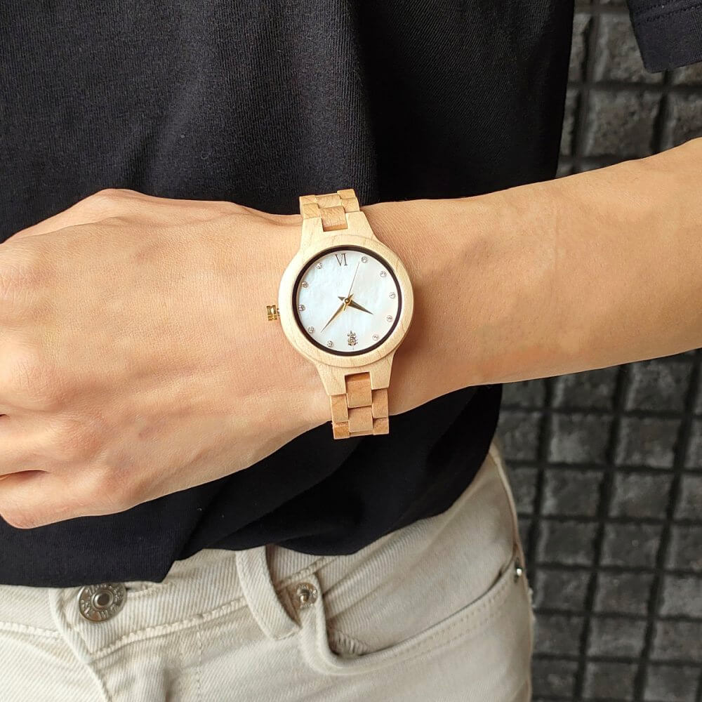【公式】EINBAND アインバンド 天然貝 木製 腕時計 スワロフスキー レディース 34mm クォーツ|木の雑貨とギフト-Mokutopia(モクトピア)公式 チタンバックル(メーカー直送)